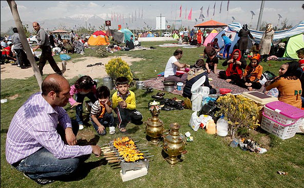 شاخص های زندگی ایرانیان معرف ملتی شاد و بانشاط است که با مصرف گرایی دنیای غرب یکسان نیست!