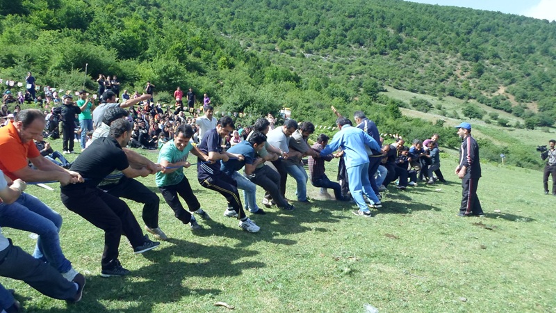 اقدام جالب مردم یک روستای نوشهر برای ترویج سبک زندگی ایرانی اسلامی + (گزارش تصویری)