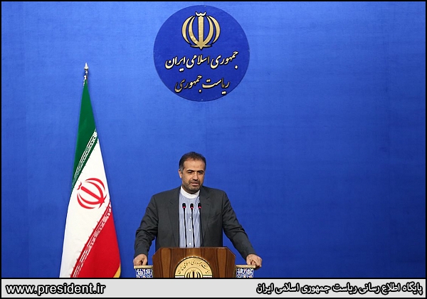 روحانی:با هدایت های مقام معظم رهبری پیش خواهیم رفت/حداد عادل: معیار وحدت ما تعلق به انقلاب اسلامی