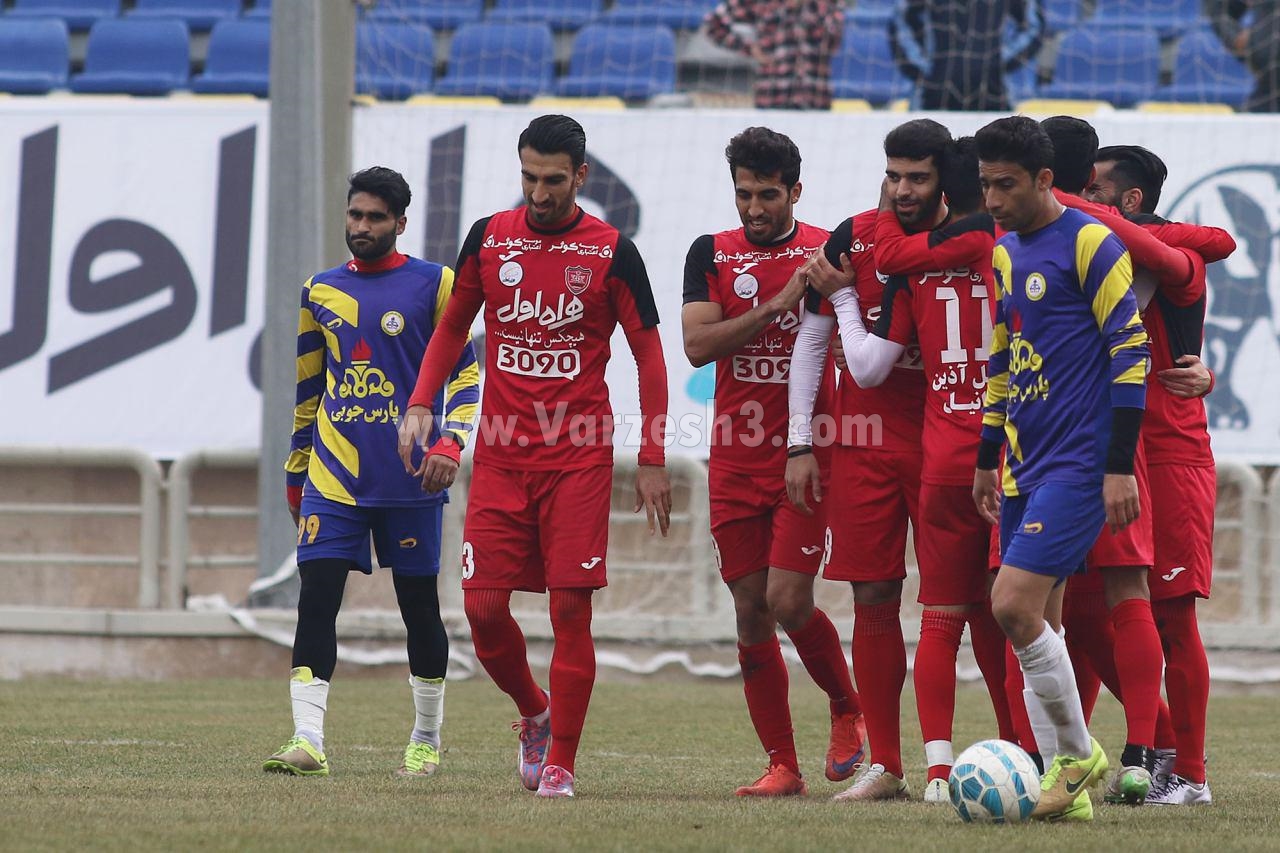 برترى دو گله پرسپولیس برابر پارس