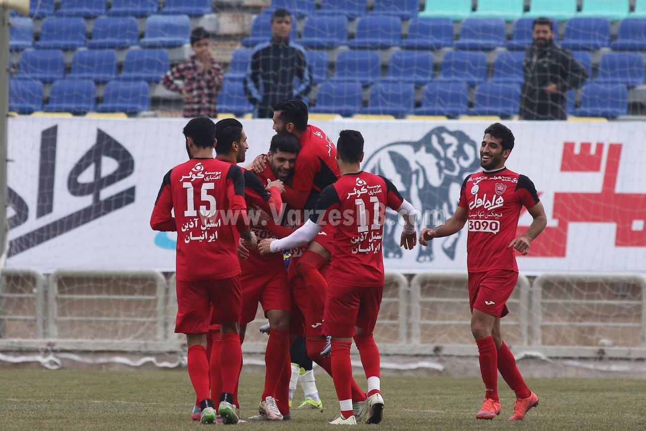 برترى دو گله پرسپولیس برابر پارس