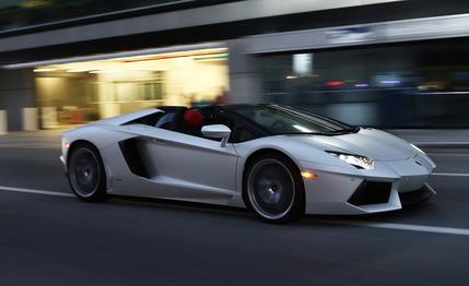 بررسی lamborghini aventador