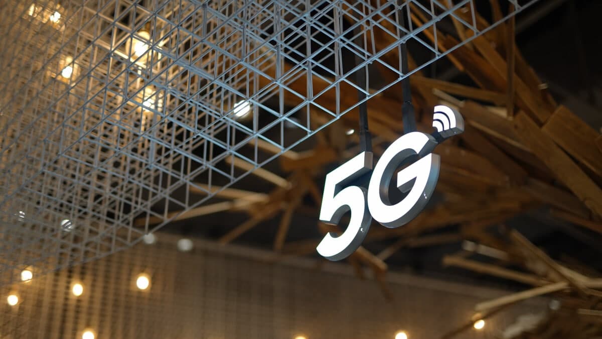 دستاورد جدید سامسونگ و کوالکام؛ سرعت دانلود 8 گیگابیت بر ثانیه با شبکه 5G