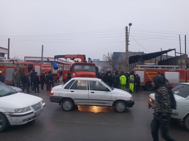 گزارش اختصاصی بولتن نیوز از آتش سوزی در انبار غیرمجاز گازوئیل و بنزین در ارومیه+ فیلم و عکس
