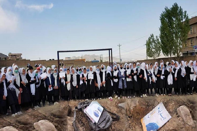 ککشان هم با کشته شدن ده‌ها دختربچه مظلوم افغانستانی نگزید/ انگار ما برای جهان مرده‌ایم...