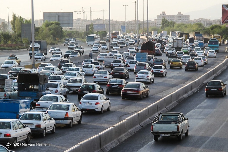 جاده چالوس همچنان بسته استترافیک سنگین در آزادراه قزوین -رشت