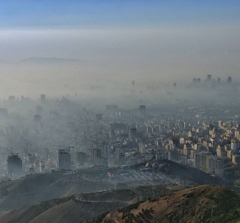 تصویری از لحظه‌ای که باد دود تهران را جارو می‌کند