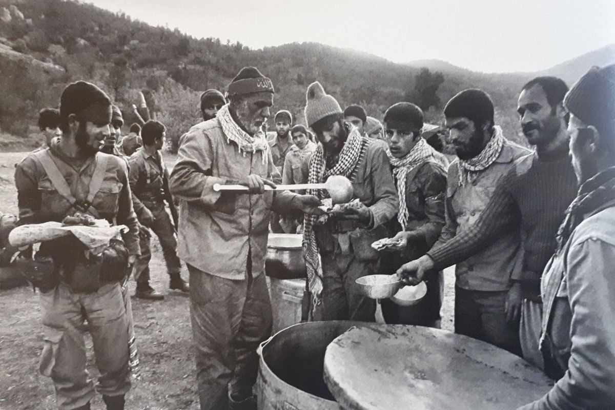 نسل انتقالی به پایان راه نزدیک می‌شود/ استخوان در ‌گلو و خار در چشم، از وضعیت امروز مردم شرمنده‌ایم