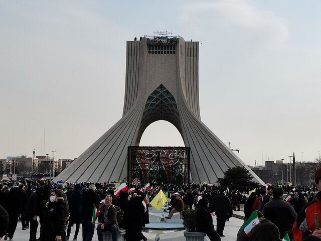 آغاز جشن ۲۲ بهمن در تهران و ۱۴۰۰ شهرِ ایران