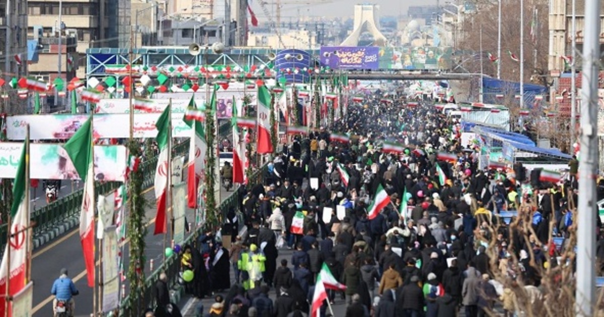 آغاز جشن ۲۲ بهمن در تهران و ۱۴۰۰ شهرِ ایران