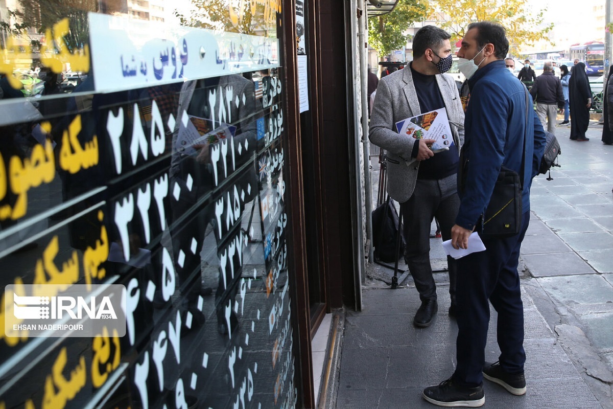 شروع مداخله بانک مرکزی در بازار ارز/ ترمز ارز کشیده شد