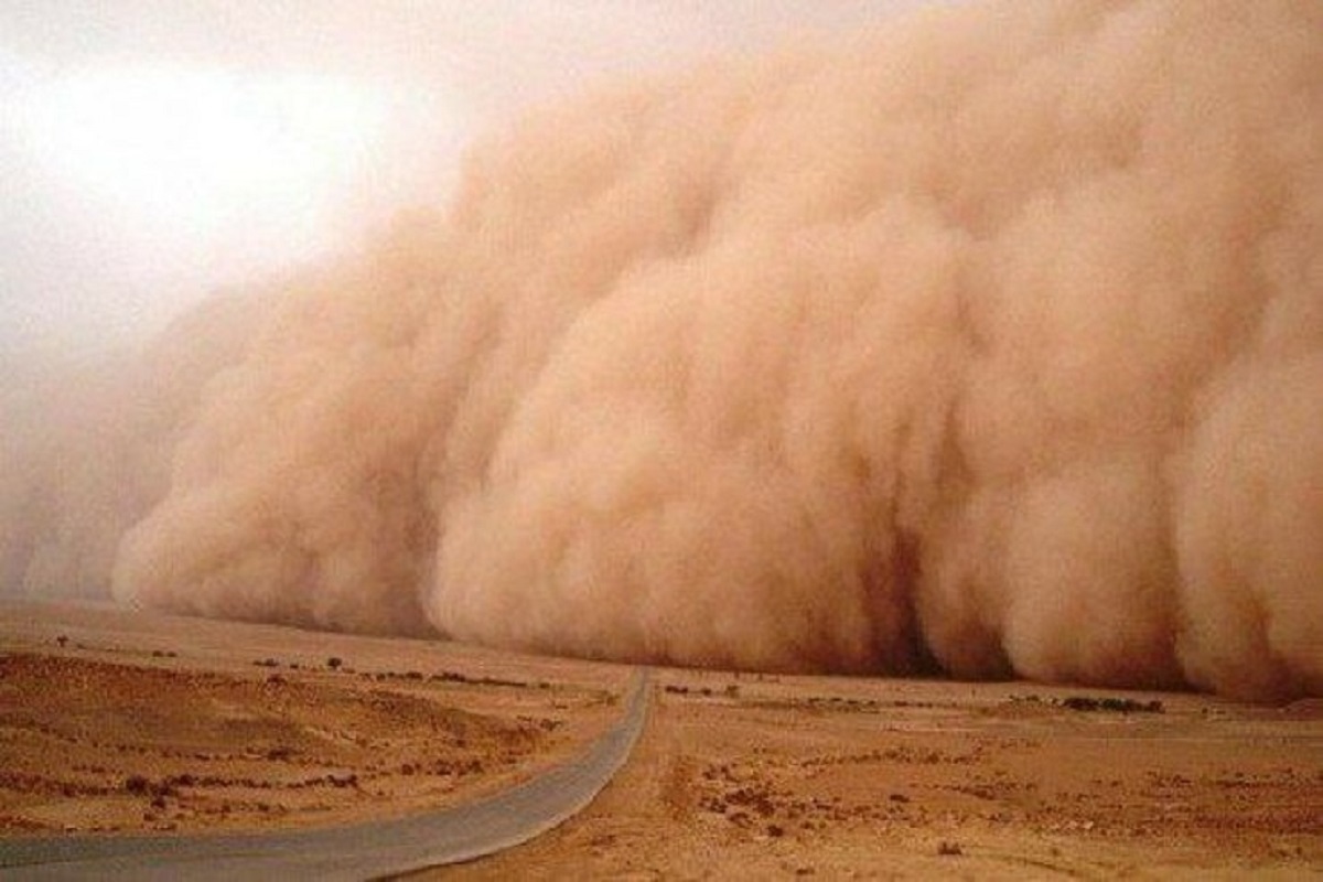 گرد و خاک عراق در راه غرب ایران