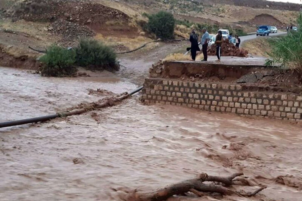 طغیان رودخانه، آب ۱۷ روستای سِندِرک میناب را قطع کرد