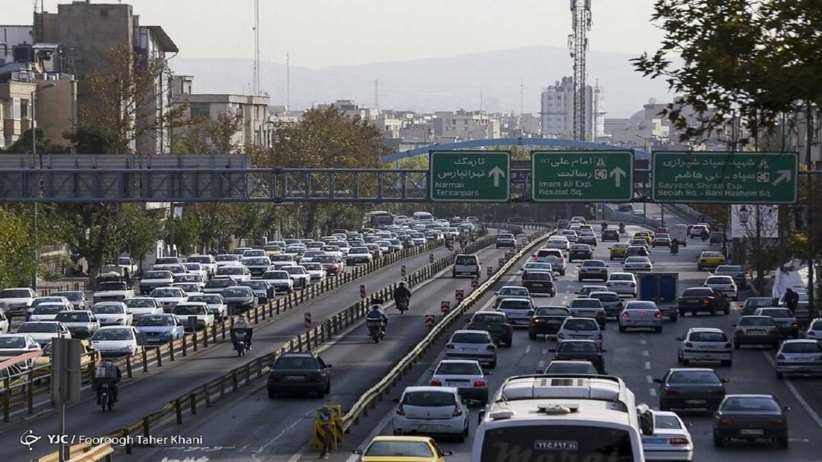 بار ترافيكى سنگين در بزرگراه شهيد همت و بزرگراه صدر