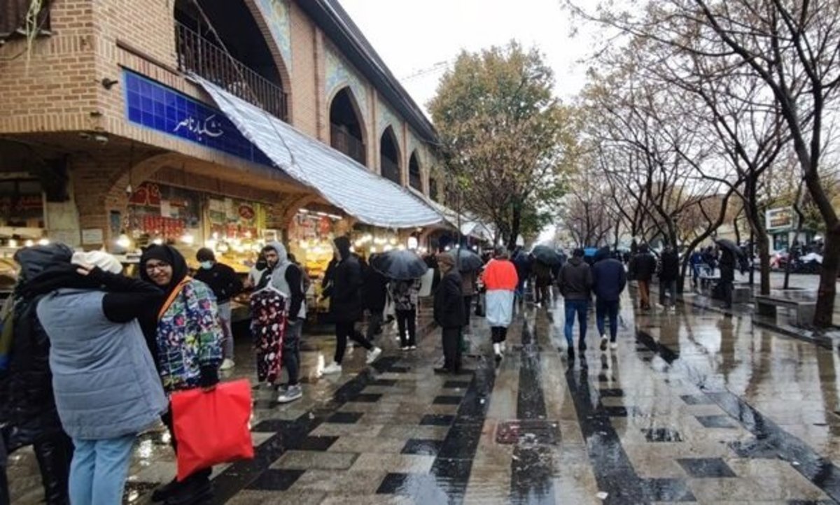 بازدید معاون وزیر کشور از بازار تهران در روز فراخوان ضد انقلاب برای اعتصاب