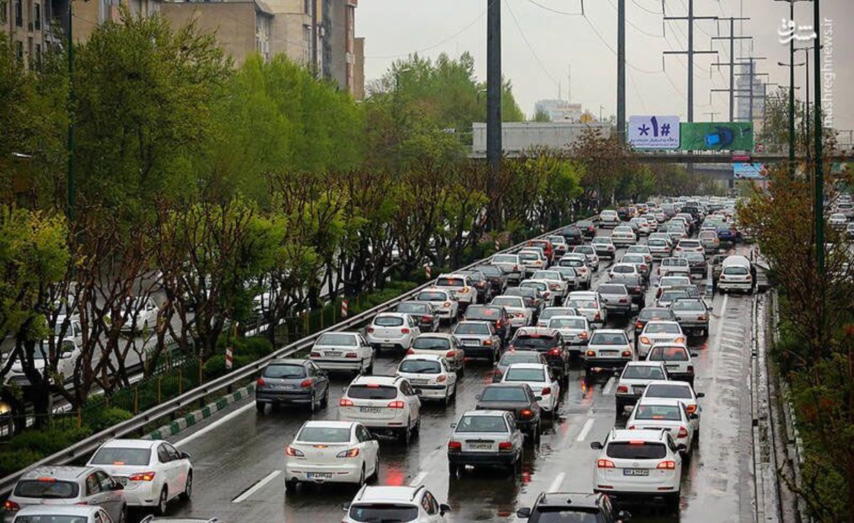 آغاز بار ترافيكى در بزرگراه صدر و چمران