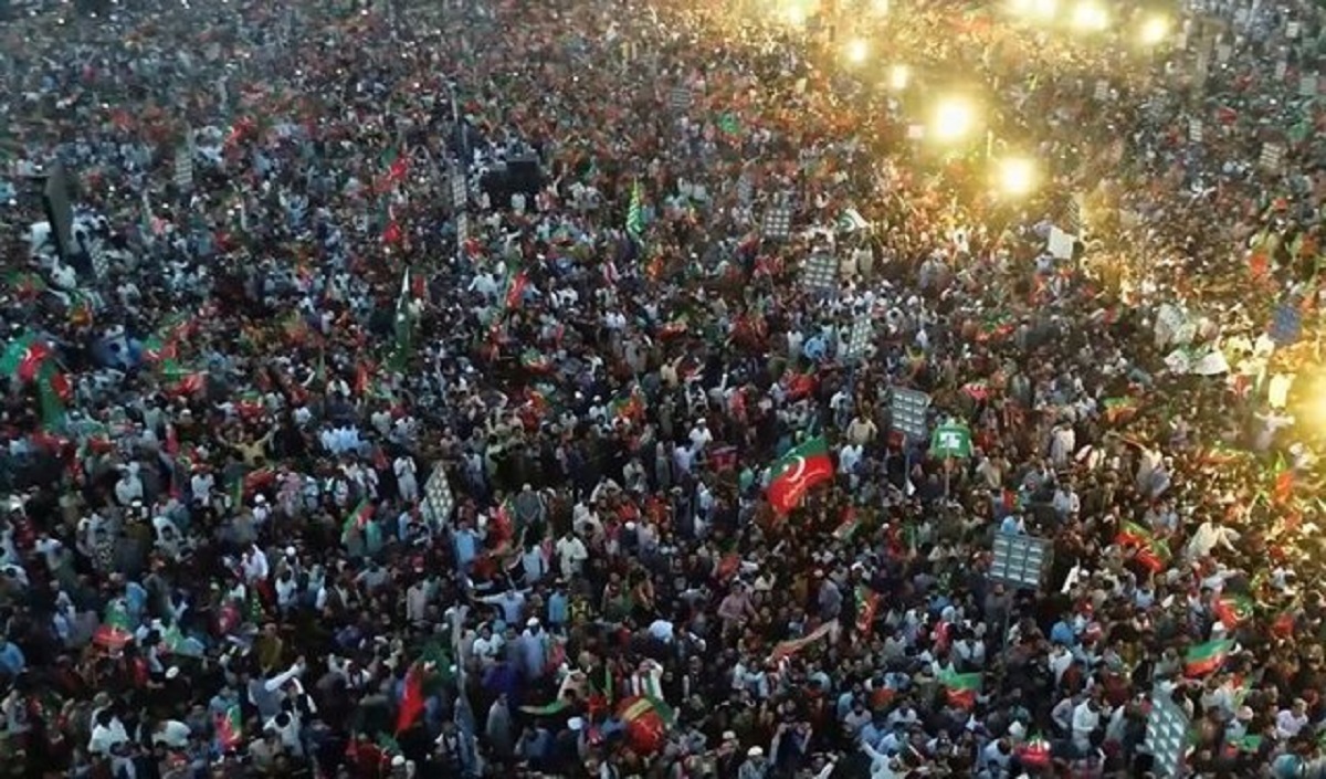 تظاهرات طرفداران حزب عمران‌خان در پاکستان