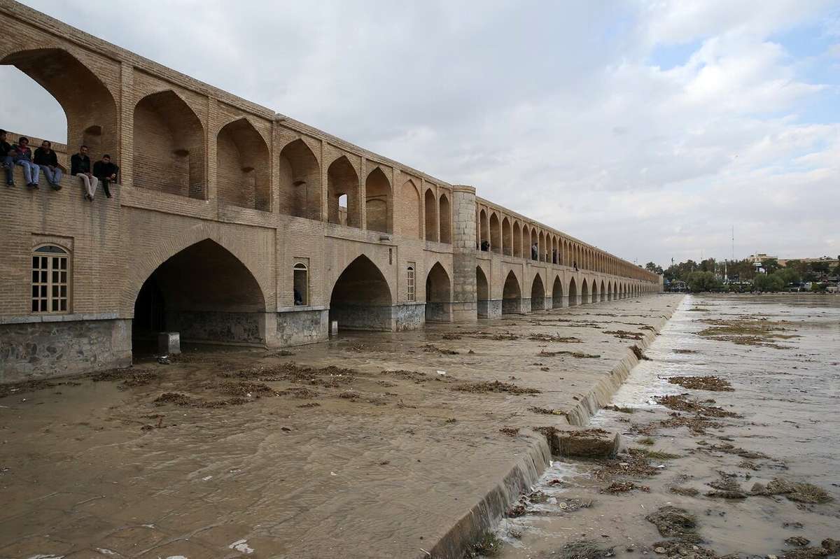 زاینده رود، چهارم اسفند برای کشاورزان شرق و غرب اصفهان بازگشایی می‌شود