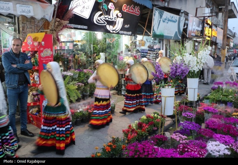 استقبال از نوروز با کارناوال شادپیمایی در کلاچای رودسر