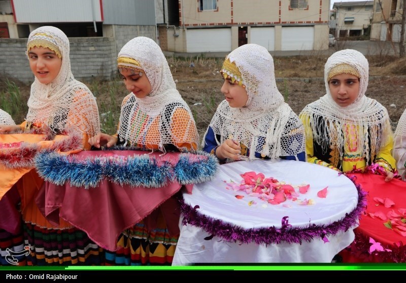 استقبال از نوروز با کارناوال شادپیمایی در کلاچای رودسر