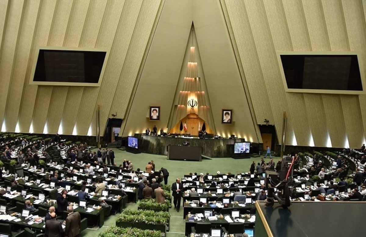 فقط نمایندگان حق استفاده از رستوران مجلس را دارند!