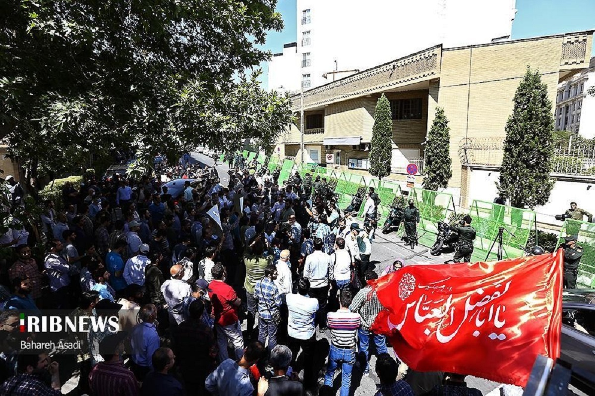 پلیس از برگزاری تحصن مقابل سفارت سوئد در تهران جلوگیری کرد