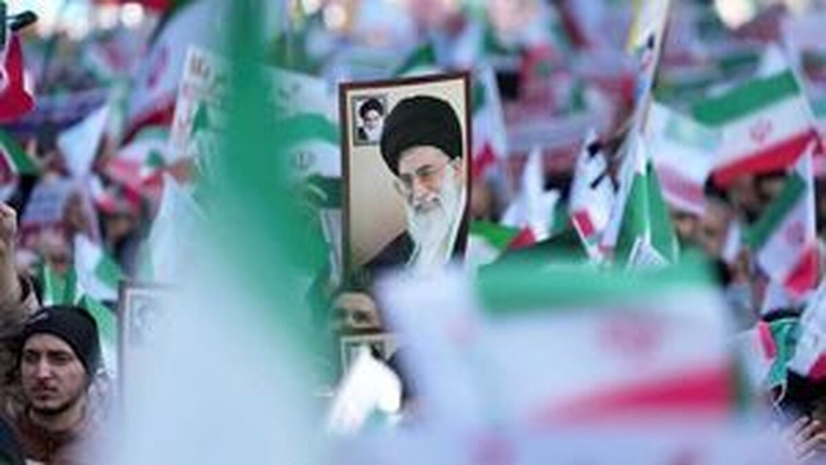 آیت الله خامنه‌ای ایران را قدرت برتر خاورمیانه خواهد کرد