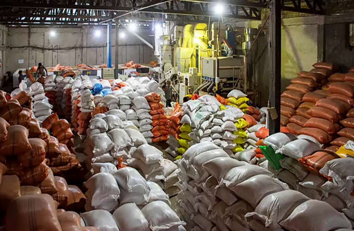 خاندوزی: اجازه واردات برنج صادر نخواهد شد