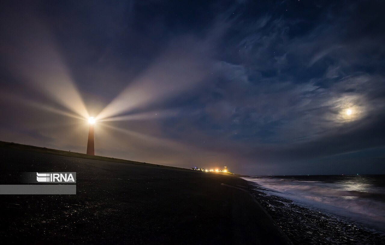 فانوس دریایی جزیره لارک، نماد امنیت و صلابت در دریا