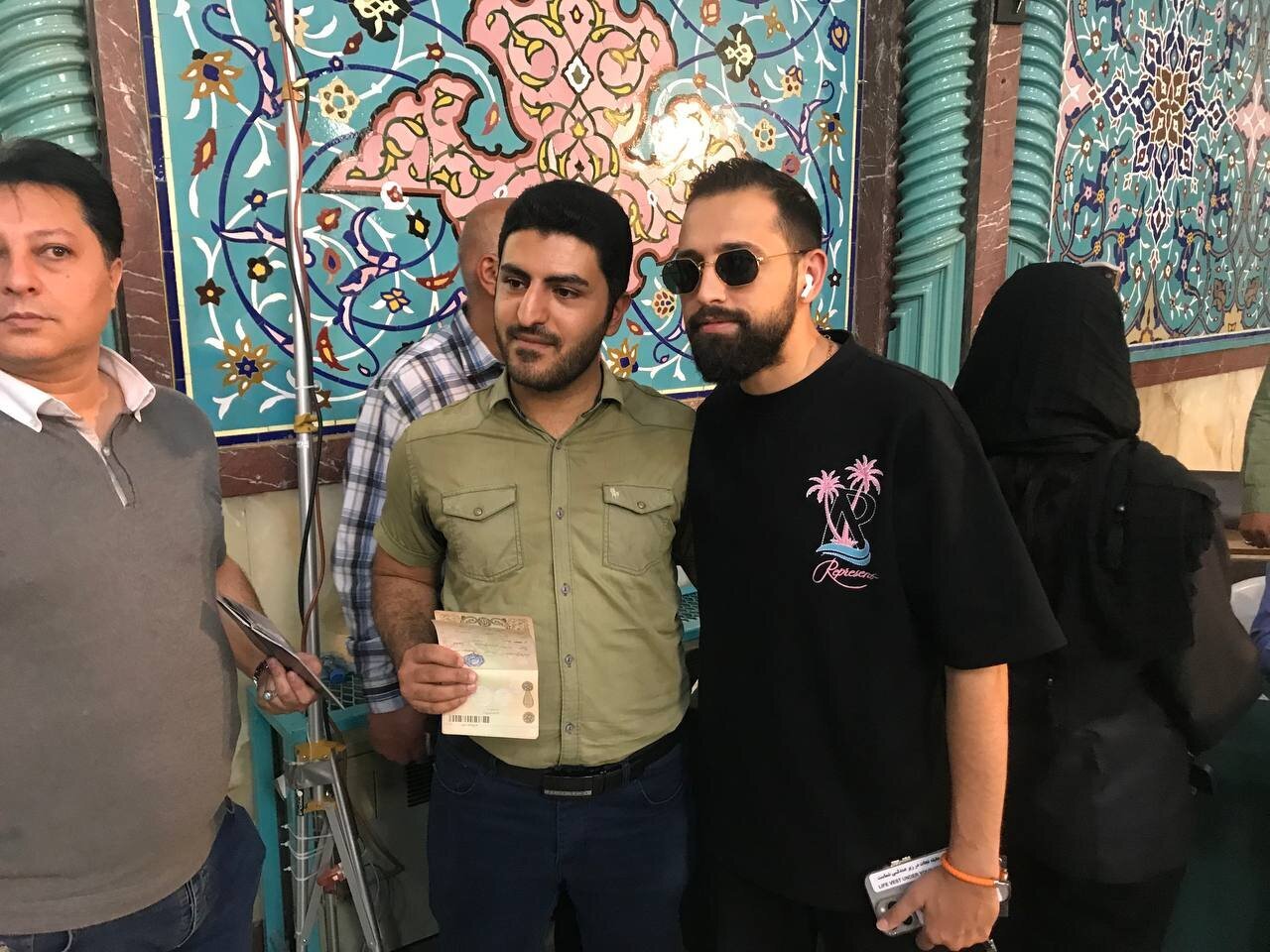 چهره‌ها پای صندوق‌های رأی تهران/ اخذ رای از ایرانیان خارج از کشور