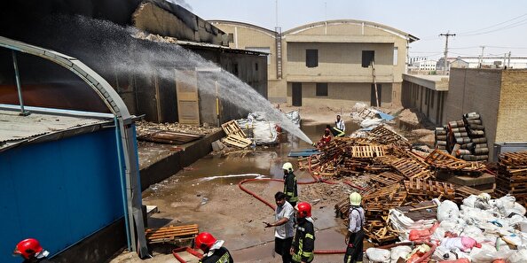 آتش‌سوزی کارخانه قیام نخ در شهرک صنعتی یزد