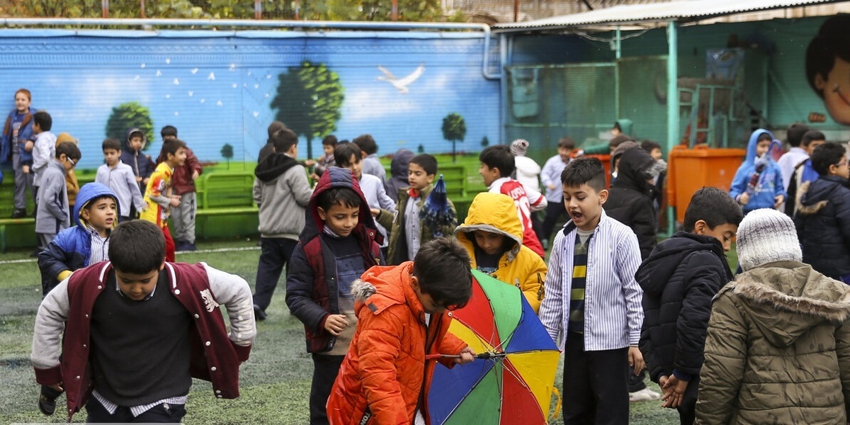 بهترین رنگ و طرح برای مدارس؛ دانش‌آموزان درحیاط هم می‌آموزند