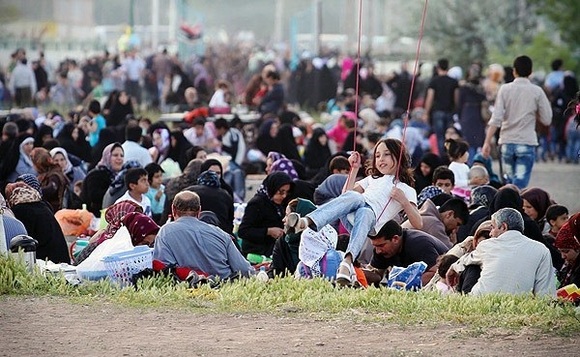 گفتنی است که معاون گردشگری قزوین، عنوان نموده که سازمان میراث فرهنگی استان در تلاش است تا با برپایی چادرهای اطلاع رسانی و توزیع اقلام تبلیغاتی، علاوه بر این آیین زیبا، سایر جاذبه های گردشگری قزوین را نیز بیشتر به گردشگران بشناسانند.